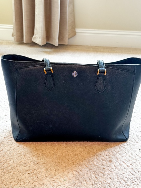 Tory Burch Handbags - Tory Burch Black Leather Saffiano Tote with Gold Accents